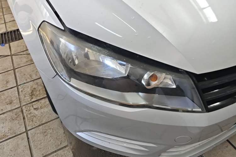 Used Volkswagen Jetta 2013 1.4L Manual Fashion Model Exterior 3