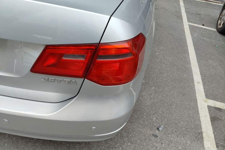 Used Volkswagen Jetta 2013 1.6L Automatic Fashion Model Exterior 3