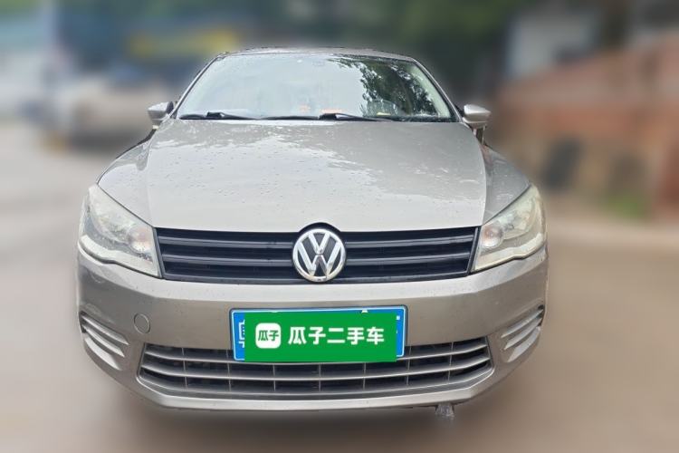 Used Volkswagen Jetta 2013 1.6L Manual Fashion Edition Front