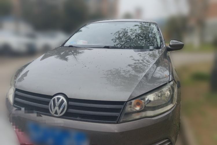 Used Volkswagen Jetta 2013 1.6L Manual Fashion Edition Front