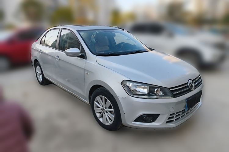 Used Volkswagen Jetta 2013 1.6L Manual Comfort Model Front Right 45 Deg