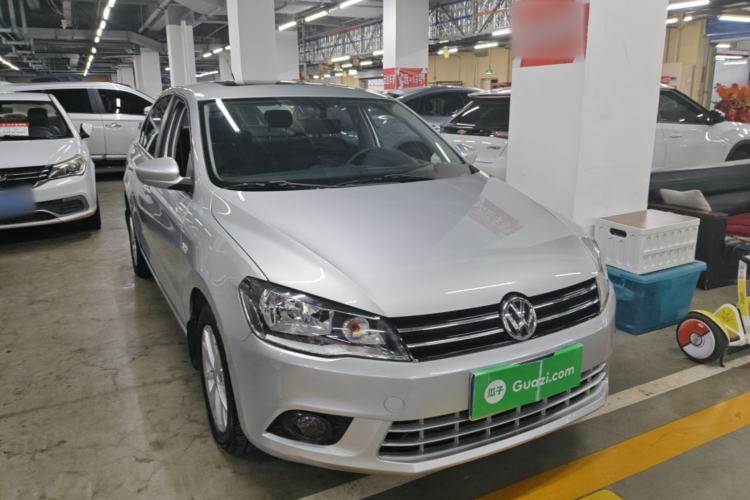 Used Volkswagen Jetta 2013 1.6L Manual Comfort Model Front Right 45 Deg