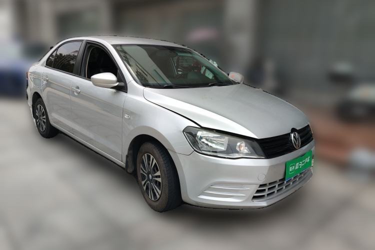 Used Volkswagen Jetta 2013 1.6L Manual Fashion Edition Front Right 45 Deg
