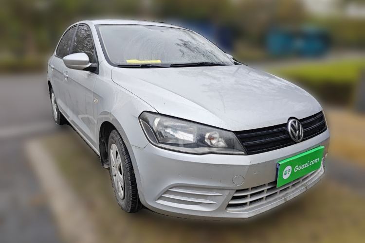 Used Volkswagen Jetta 2013 1.6L Manual Fashion Edition Front Right 45 Deg