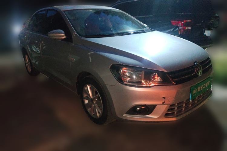 Used Volkswagen Jetta 2013 1.6L Manual Comfort Model Front Right 45 Deg