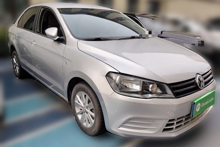 Used Volkswagen Jetta 2013 1.6L Manual Fashion Edition Front Right 45 Deg