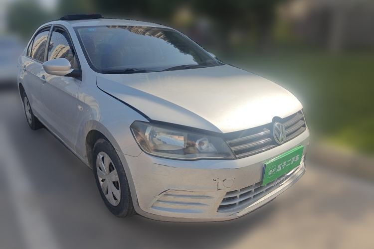 Used Volkswagen Jetta 2013 1.6L Manual Fashion Edition Front Right 45 Deg