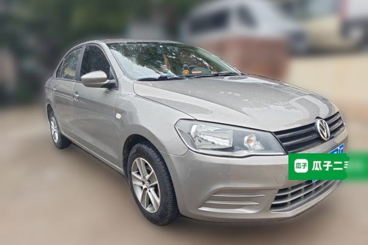 Used Volkswagen Jetta 2013 1.6L Manual Fashion Edition Front Right 45 Deg