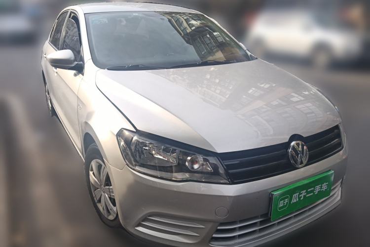 Used Volkswagen Jetta 2013 1.6L Manual Fashion Edition Front Right 45 Deg