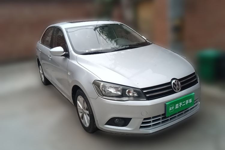 Used Volkswagen Jetta 2013 1.4L Manual Comfort Model Front Right 45 Deg