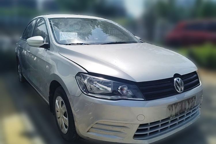Used Volkswagen Jetta 2013 1.6L Manual Fashion Edition Front Right 45 Deg