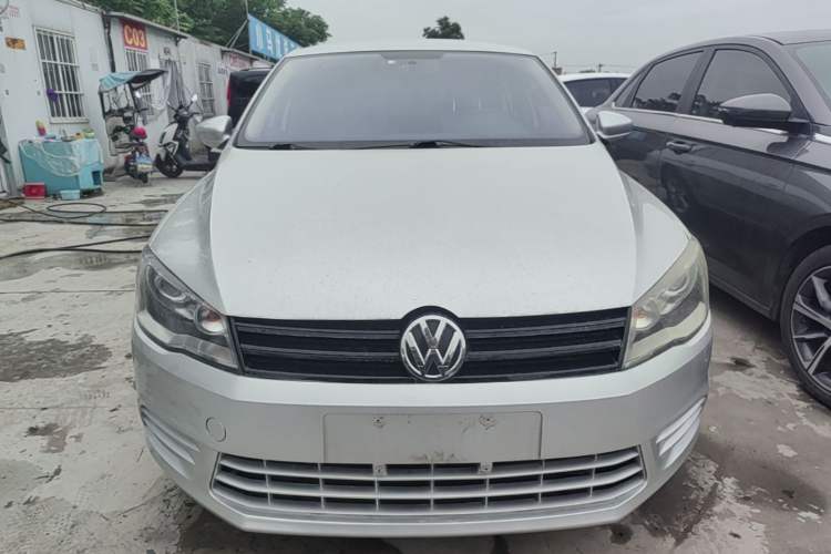 Used Volkswagen Jetta 2013 1.6L Manual Fashion Edition Front
