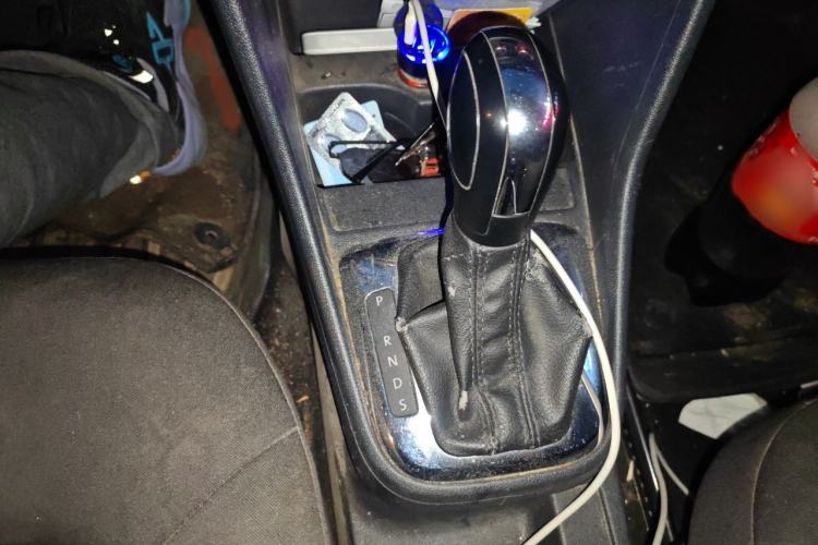 Used Volkswagen Jetta 2013 1.6L Automatic Fashion Model Gear Lever