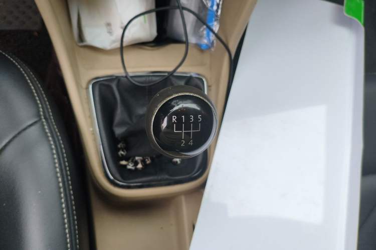 Used Volkswagen Jetta 2013 1.6L Manual Comfort Model Gear Lever