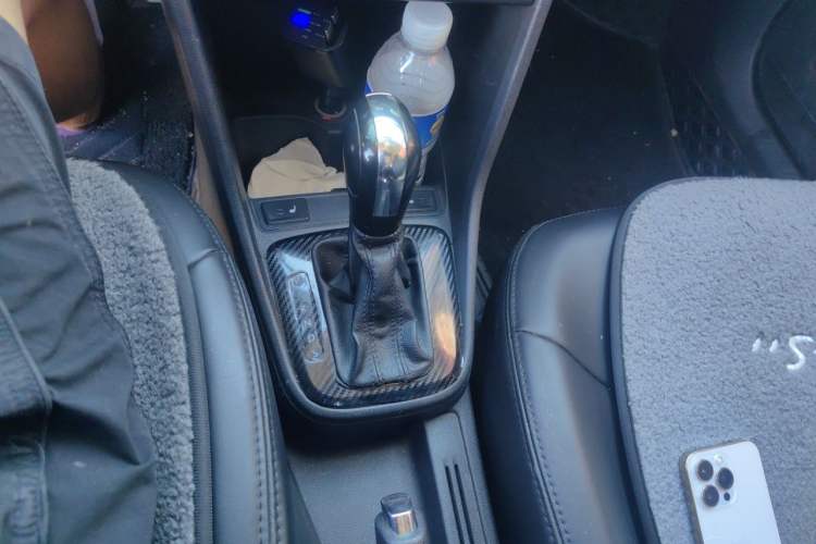 Used Volkswagen Jetta 2013 1.6L Automatic Comfort Model Gear Lever