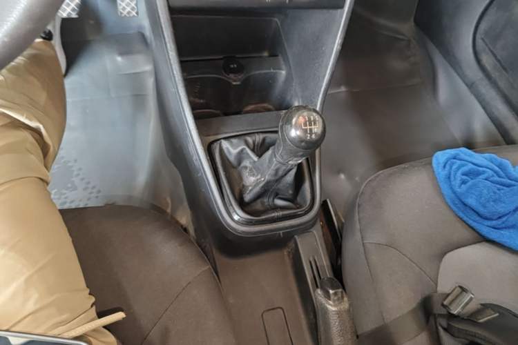 Used Volkswagen Jetta 2013 1.4L Manual Fashion Model Gear Lever