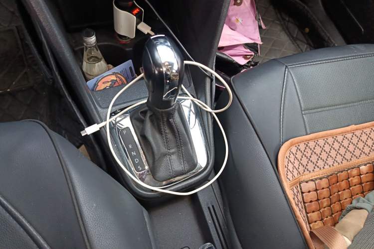 Used Volkswagen Jetta 2013 1.6L Automatic Comfort Model Gear Lever