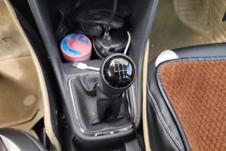 Used Volkswagen Jetta 2013 1.4L Manual Comfort Model Gear Lever