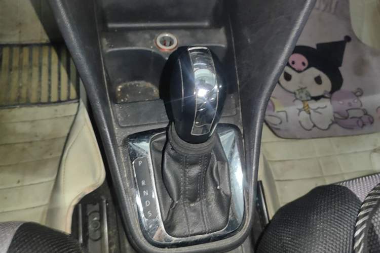 Used Volkswagen Jetta 2013 1.6L Automatic Comfort Model Gear Lever