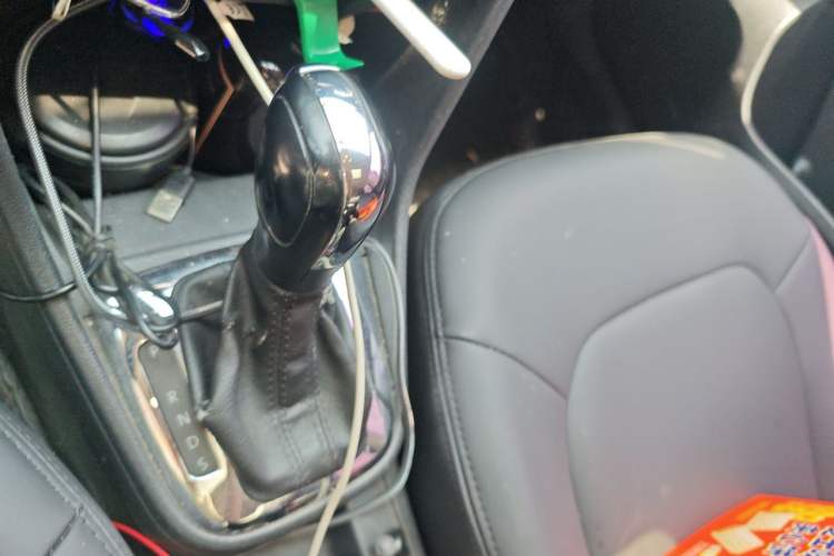 Used Volkswagen Jetta 2013 1.6L Automatic Comfort Model Gear Lever