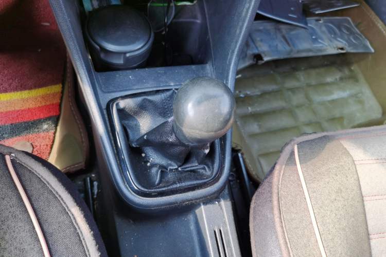 Used Volkswagen Jetta 2013 1.4L Manual Fashion Model Gear Lever