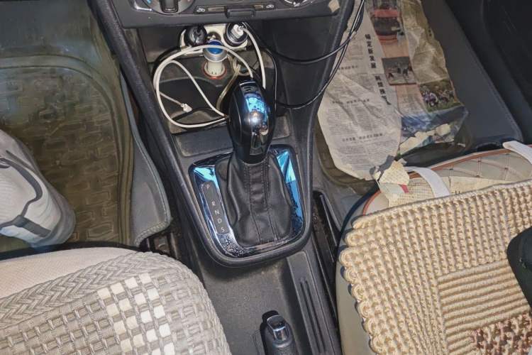 Used Volkswagen Jetta 2013 1.6L Automatic Comfort Model Gear Lever
