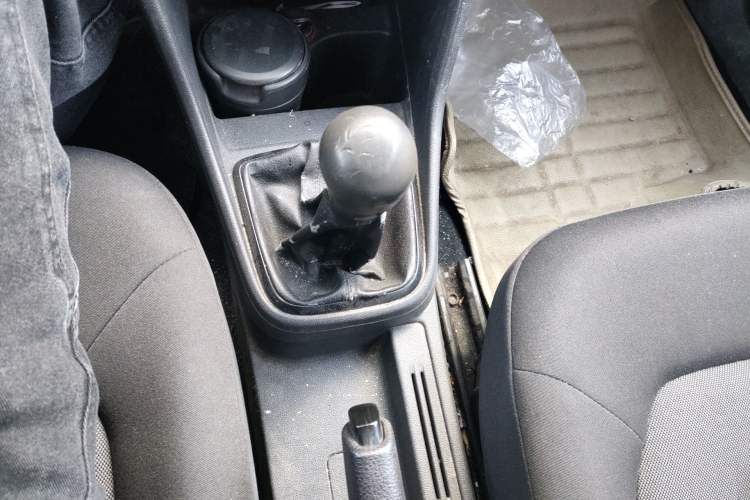 Used Volkswagen Jetta 2013 1.4L Manual Fashion Model Gear Lever