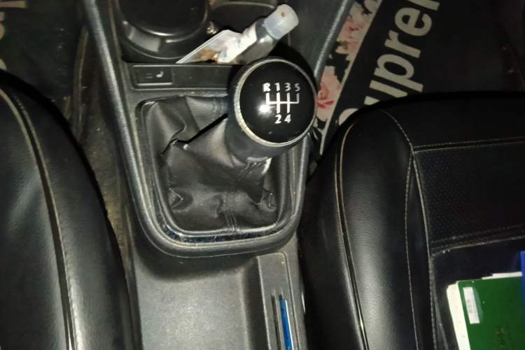 Used Volkswagen Jetta 2013 1.4L Manual Comfort Model Gear Lever