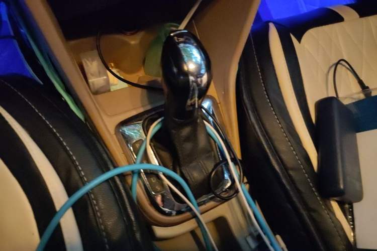 Used Volkswagen Jetta 2013 1.6L Automatic Comfort Model Gear Lever