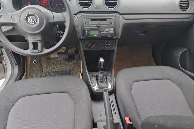 Used Volkswagen Jetta 2013 1.6L Automatic Fashion Model Gear Lever