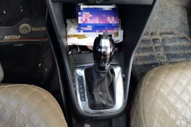 Used Volkswagen Jetta 2013 1.6L Automatic Comfort Model Gear Lever
