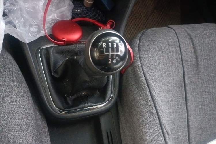 Used Volkswagen Jetta 2013 1.4L Manual Comfort Model Gear Lever