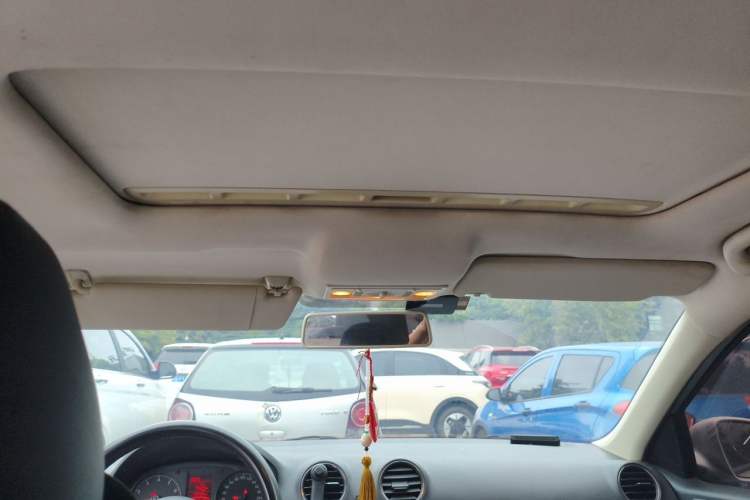 Used Volkswagen Jetta 2013 1.6L Manual Comfort Model Headliner