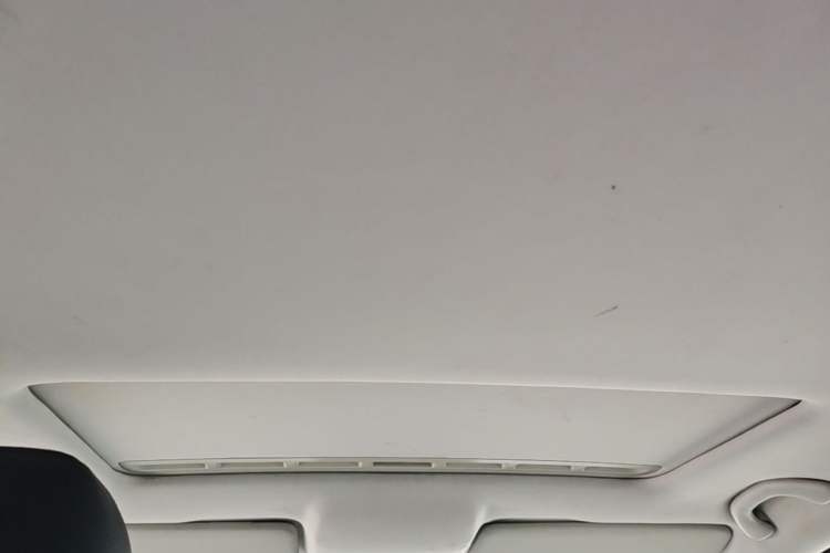 Used Volkswagen Jetta 2013 1.6L Manual Comfort Model Headliner