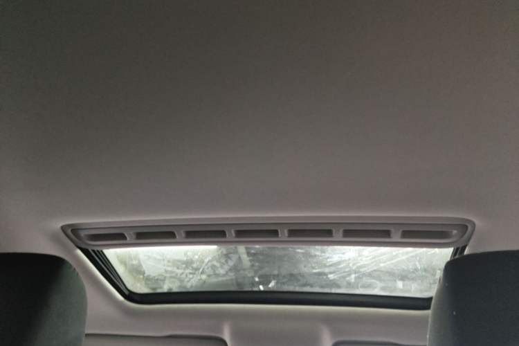 Used Volkswagen Jetta 2013 1.6L Manual Comfort Model Headliner