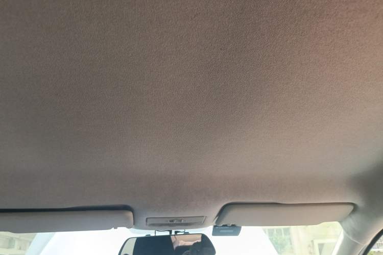 Used Volkswagen Jetta 2013 1.6L Manual Fashion Edition Headliner