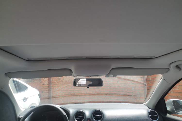 Used Volkswagen Jetta 2013 1.6L Manual Comfort Model Headliner