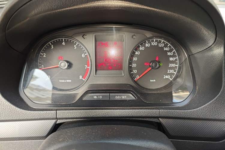 Used Volkswagen Jetta 2013 1.6L Automatic Fashion Model Instrument Cluster