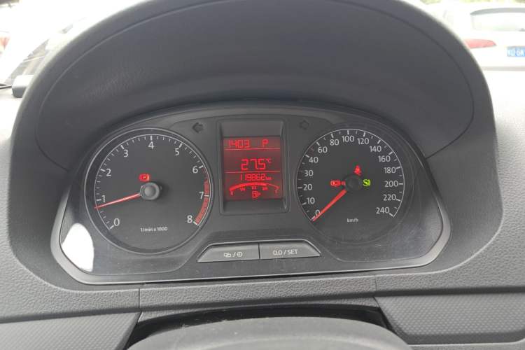 Used Volkswagen Jetta 2013 1.6L Automatic Fashion Model Instrument Cluster