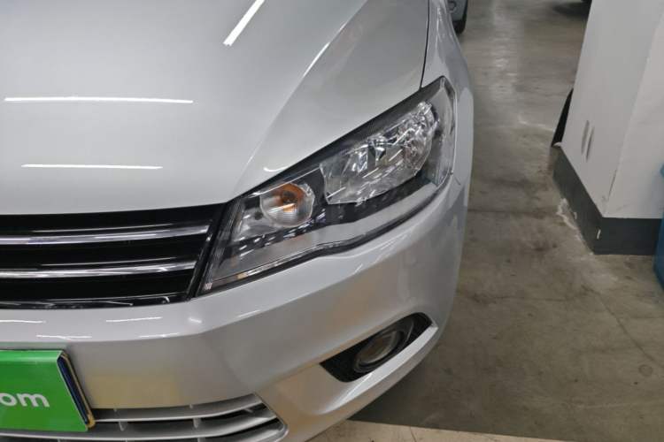 Used Volkswagen Jetta 2013 1.6L Manual Comfort Model Left Front Headlight