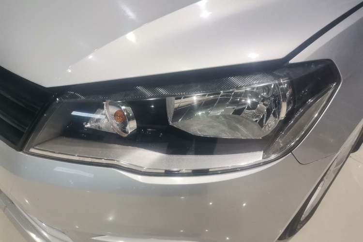 Used Volkswagen Jetta 2013 1.4L Manual Fashion Model Left Front Headlight