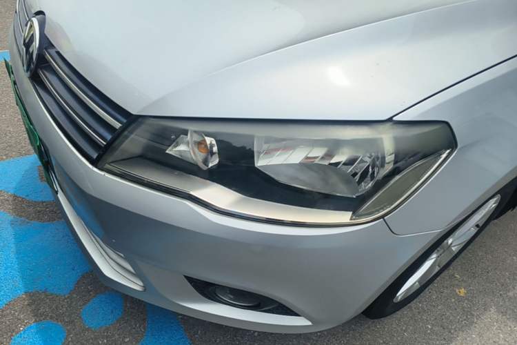 Used Volkswagen Jetta 2013 1.6L Automatic Comfort Model Left Front Headlight