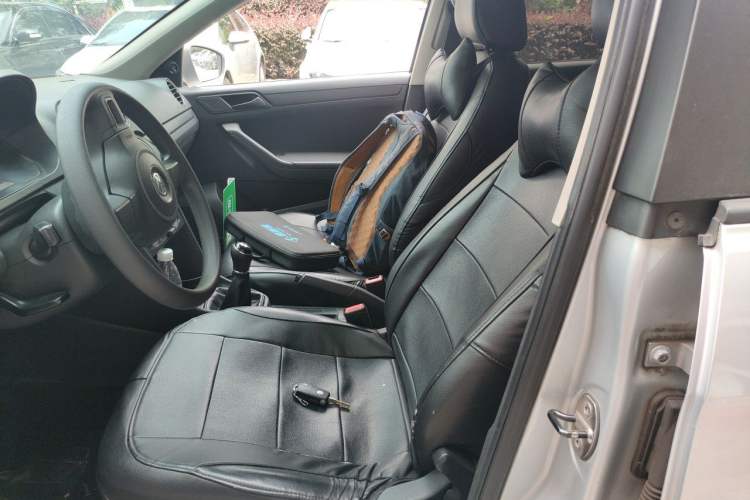 Used Volkswagen Jetta 2013 1.6L Manual Fashion Edition Left Front Seat