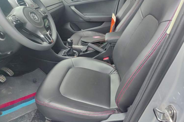 Used Volkswagen Jetta 2013 1.6L Manual Fashion Edition Left Front Seat
