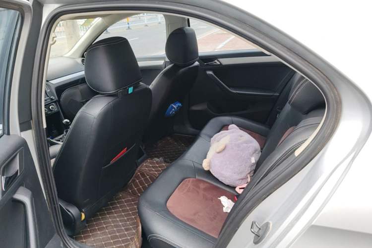 Used Volkswagen Jetta 2013 1.6L Manual Comfort Model Left Rear Seat