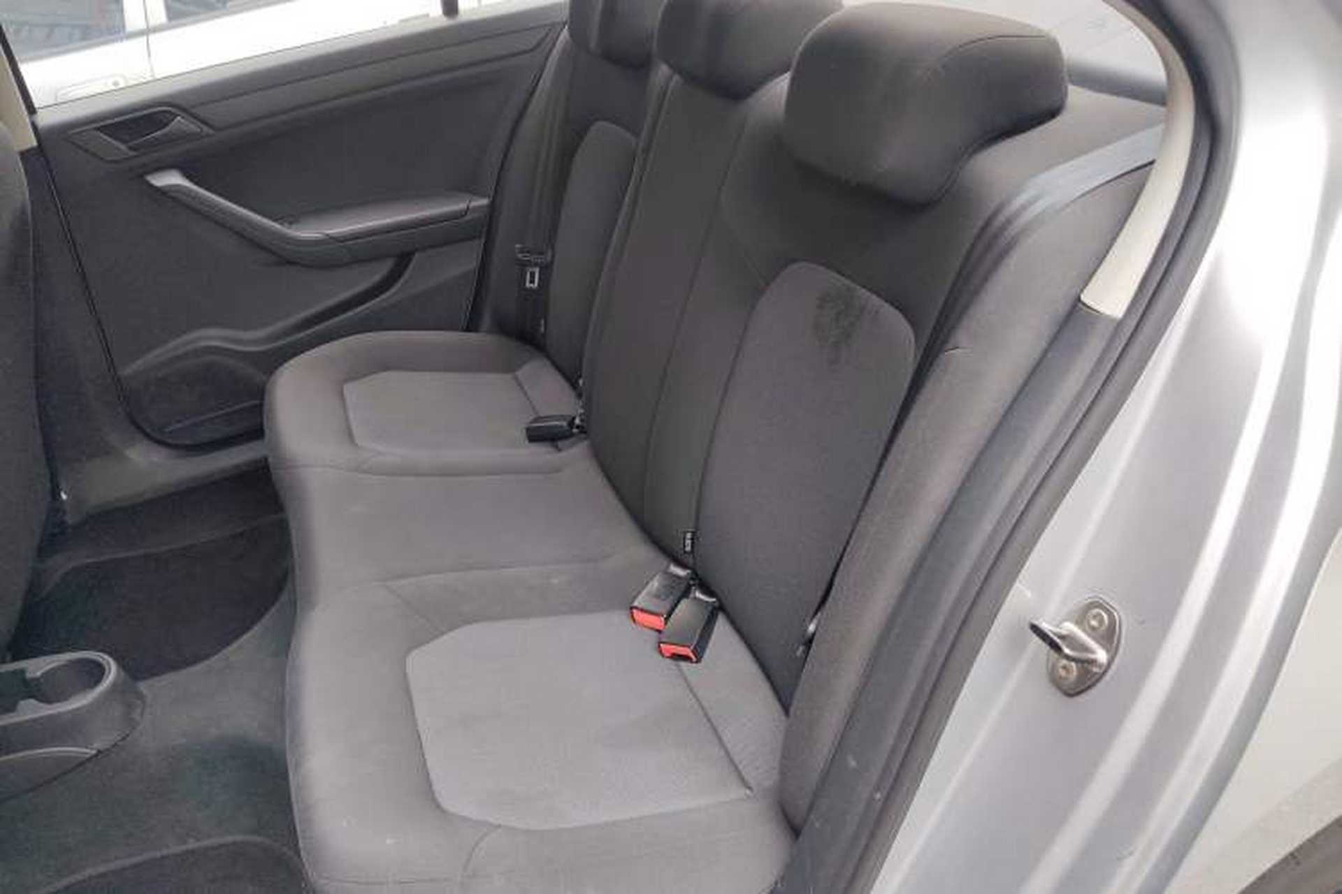 Used Volkswagen Jetta 2013 1.6L Automatic Fashion Model Left Rear Seat