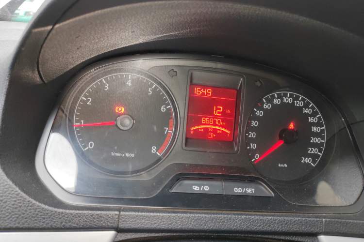 Used Volkswagen Jetta 2013 1.4L Manual Comfort Model Odometer Close Up