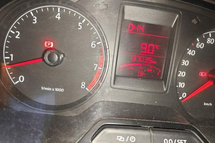 Used Volkswagen Jetta 2013 1.6L Manual Fashion Edition Odometer Close Up
