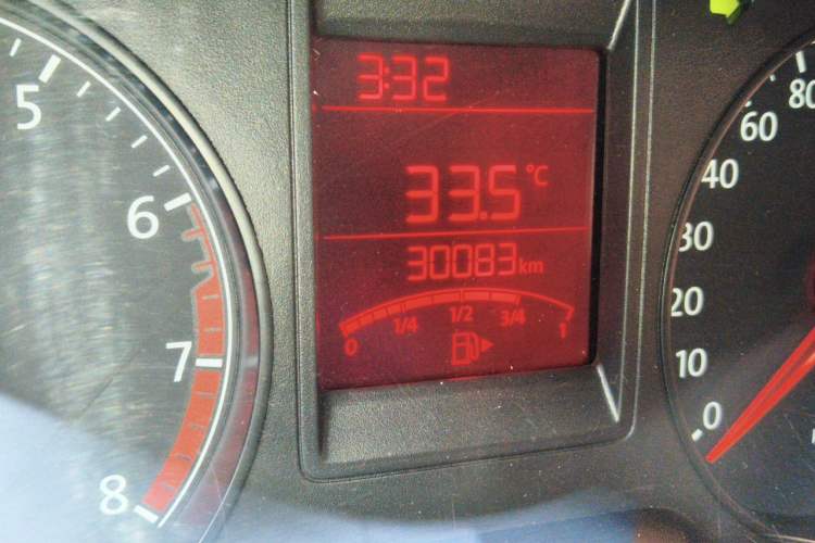 Used Volkswagen Jetta 2013 1.6L Manual Fashion Edition Odometer Close Up