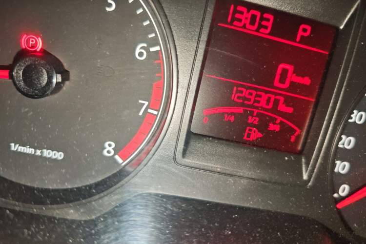 Used Volkswagen Jetta 2013 1.6L Automatic Comfort Model Odometer Close Up